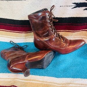 Oak Tree Farms Victorian Boot size 8 Women’s